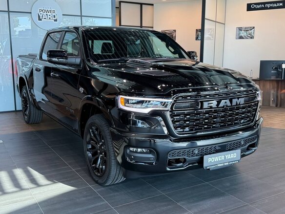 2026 Ram 1500 Crew Cab eTorque V Рестайлинг, чёрный