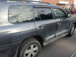 2013 Toyota Land Cruiser 200 Series Рестайлинг 1, серый, 4700000 рублей, вид 3
