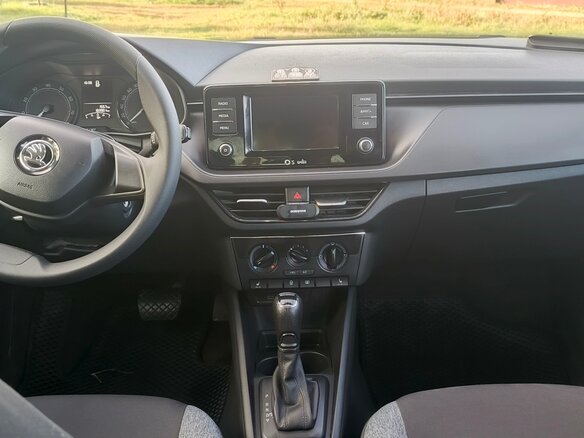 2020 Skoda Rapid II, коричневый, 1650000 рублей - вид 10