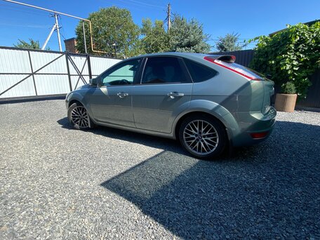 2009 Ford Focus II Рестайлинг, серый, 890000 рублей, вид 5