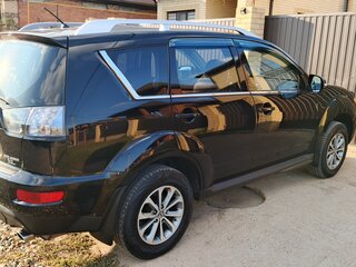 2009 Mitsubishi Outlander II Рестайлинг, чёрный, 1600000 рублей, вид 4