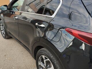 2018 Kia Sportage IV Рестайлинг, чёрный, 2250000 рублей, вид 3