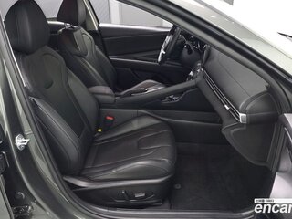 2023 Hyundai Avante VII Рестайлинг, серый, 1900000 рублей, вид 5