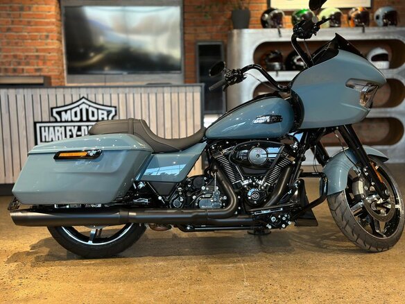 2024 Harley-Davidson Road Glide, серый, 3550000 рублей - вид 9