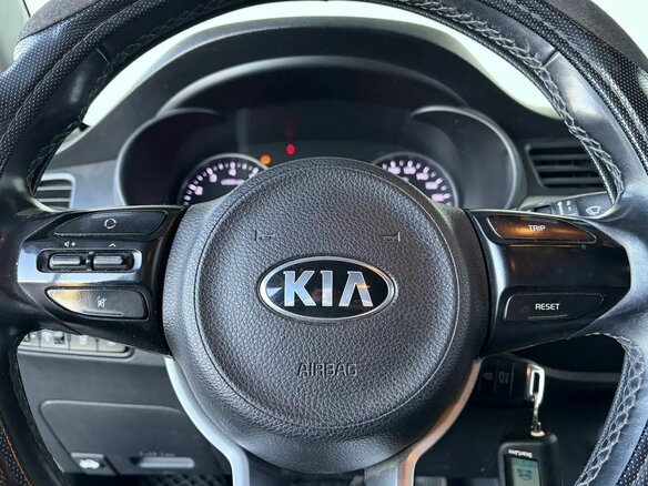 2018 Kia Rio IV, серебристый, 1595000 рублей - вид 17