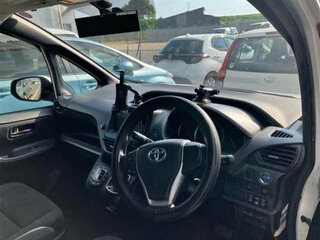 2015 Toyota Voxy III (R80), белый, 1590000 рублей, вид 4