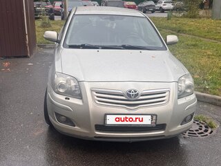2007 Toyota Avensis II Рестайлинг, серебристый, 650000 рублей, вид 1