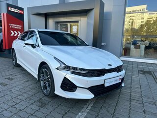2021 Kia K5 III, белый, 2300000 рублей, вид 4