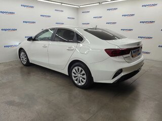 2021 Kia Cerato IV Рестайлинг, белый, 2139000 рублей, вид 4