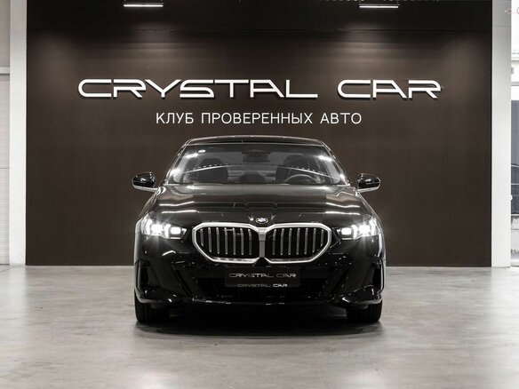 2025 BMW 5 серии Long 530Li xDrive VIII (G60/G61/G68), чёрный, 8400000 рублей - вид 1