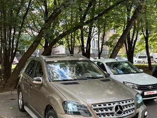 2008 Mercedes-Benz M-Класс 500 II (W164), бежевый, 1290000 рублей, вид 3