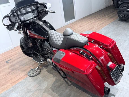 2017 Harley-Davidson CVO Street Glide, чёрный, 2299000 рублей, вид 5