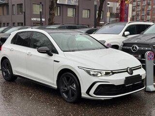 2023 Volkswagen Golf VIII, белый, 1690000 рублей, вид 3