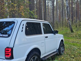 2013 Lada (ВАЗ) 2121 (4x4) I Рестайлинг, белый, 650000 рублей, вид 2