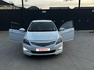 2015 Hyundai Solaris I Рестайлинг, белый, 830000 рублей, вид 3