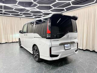 2016 Honda Stepwgn Spada V, белый, 1749000 рублей, вид 4