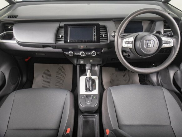 2021 Honda Fit IV, серый, 1439000 рублей - вид 9