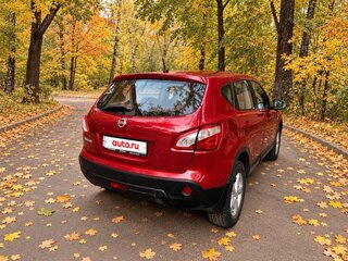 2013 Nissan Qashqai I Рестайлинг, красный, 950000 рублей, вид 4