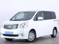 2010 Toyota Noah II (R70), белый, 1159000 рублей - вид 2