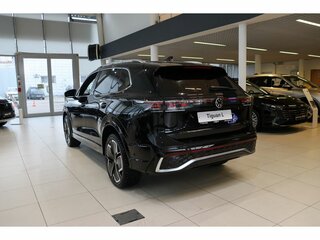 2026 Volkswagen Tiguan L Pro III (China Market), чёрный, 5260000 рублей, вид 3