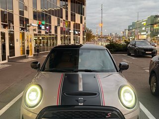 2021 Mini Hatch Cooper S III (F55/F56) Рестайлинг 2, серый, 3150000 рублей, вид 2
