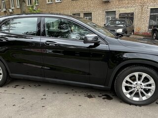 2014 Mercedes-Benz GLA 200 I (X156), чёрный, 2500000 рублей, вид 3