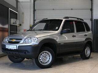 2015 Chevrolet Niva I Рестайлинг, серебристый, 650000 рублей, вид 3