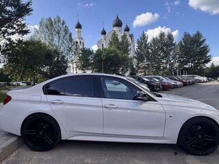2017 BMW 3 серии 330i xDrive VI (F3x) Рестайлинг, белый, 2300000 рублей, вид 3