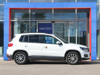 2013 Volkswagen Tiguan I Рестайлинг, белый, 800000 рублей, вид 4