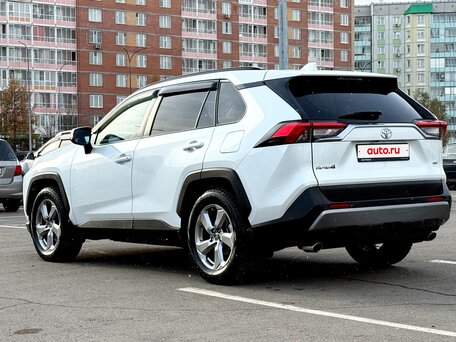 2020 Toyota RAV4 V (XA50), белый, 3390000 рублей, вид 5