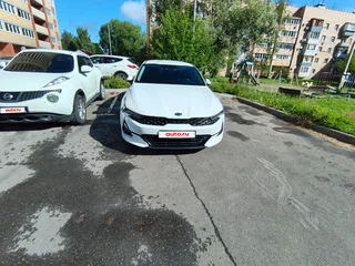 2021 Kia K5 III, белый, 2150000 рублей, вид 1