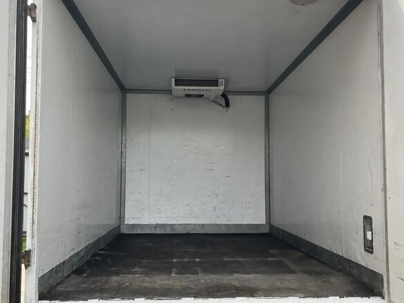 2012 Volkswagen Transporter, белый, 1150000 рублей - вид 6