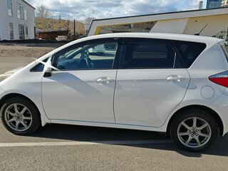2011 Toyota Ractis II, белый, 1080000 рублей, вид 5