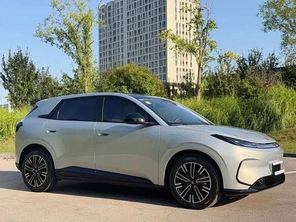2026 Arcfox Beta T1 36.4 kWh, серебристый, 1170000 рублей - вид 2
