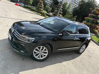 2018 Volkswagen Tiguan II, чёрный, 1690000 рублей, вид 1