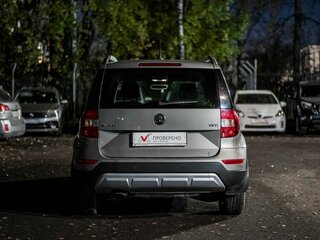 2017 Skoda Yeti I Рестайлинг, коричневый, 1355000 рублей, вид 4