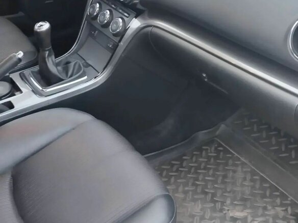 2010 Mazda 6 II (GH) Рестайлинг, белый, 1200000 рублей - вид 7