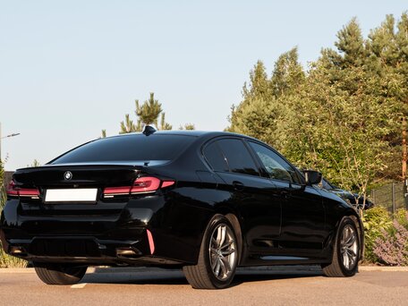 2019 BMW 5 серии 518d VII (G30/G31/G38), чёрный, 2470000 рублей, вид 4
