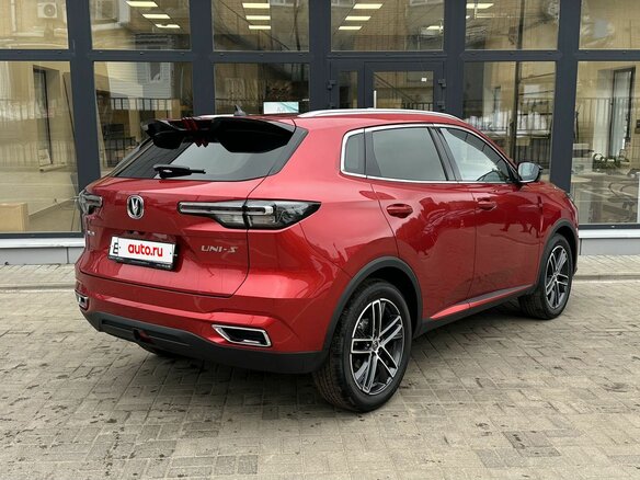 2024 Changan UNI-S I, красный, 2279000 рублей - вид 2