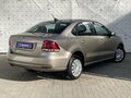 2017 Volkswagen Polo V Рестайлинг, бежевый, 1140000 рублей - вид 4