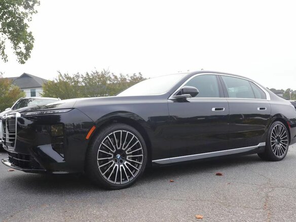 2026 BMW 7 серии 740 xDrive VII (G70) Рестайлинг, чёрный, 15973868 рублей
