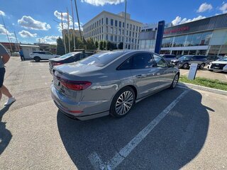 2018 Audi A8 Long 55 TFSI IV (D5), бежевый, 5000000 рублей, вид 2