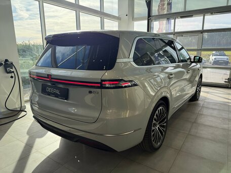 2026 Changan Deepal S09, серебристый, 7039900 рублей, вид 4
