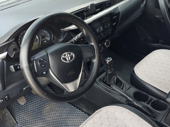 2014 Toyota Corolla XI (E160, E170, E180), серебристый, 1245000 рублей - вид 5