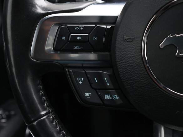 2022 Ford Mustang VI Рестайлинг, чёрный, 3750000 рублей - вид 22