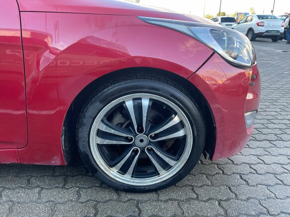 2012 Hyundai Veloster I, красный, 855000 рублей - вид 4