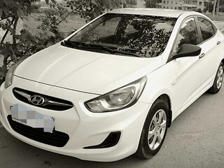 2011 Hyundai Solaris I, белый, 650000 рублей, вид 1