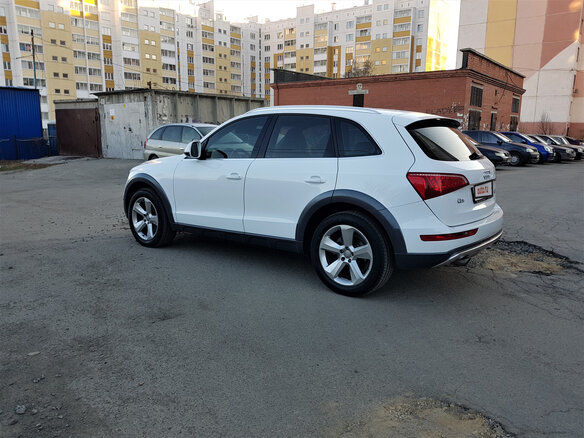 2010 Audi Q5 I (8R), белый - вид 2