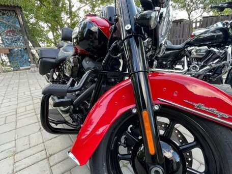 2022 Harley-Davidson Heritage, пурпурный, 2370000 рублей, вид 4