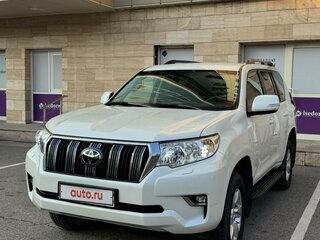 2021 Toyota Land Cruiser Prado 150 Series Рестайлинг 3, белый, 5690000 рублей, вид 1